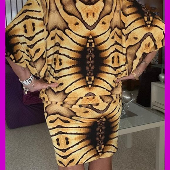 CHARLIE BROWN batwing dress - Picture 3 of 10